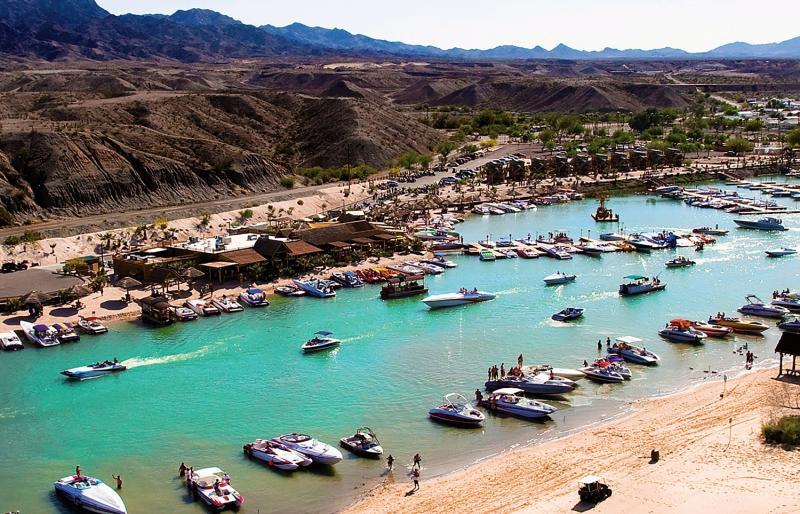 Pirate Cove Resort & Marina ニードルズ エクステリア 写真
