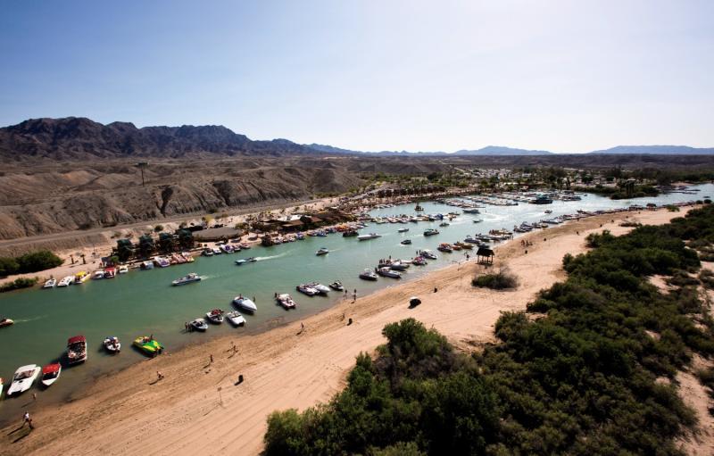 Pirate Cove Resort & Marina ニードルズ エクステリア 写真