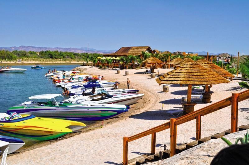 Pirate Cove Resort & Marina ニードルズ エクステリア 写真